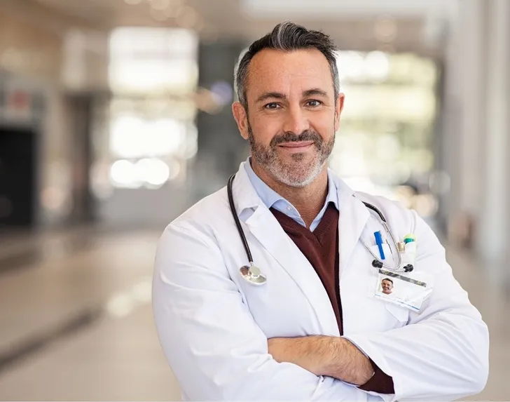 Dr. César Arturo Leyva Salas - Urólogo especialista